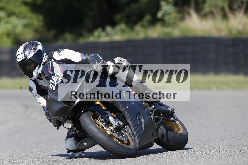 /Archiv-2025/49 26.08.2025 Cornu Master School ADR/rot-rouge/42